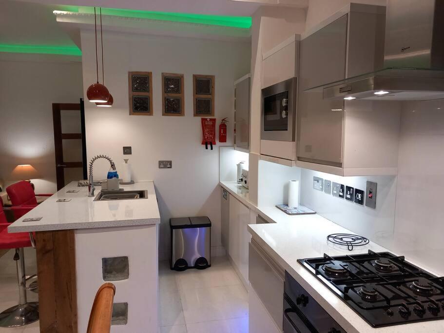 Luxury Holiday Home, Near Beach Southend-on-Sea Exterior foto